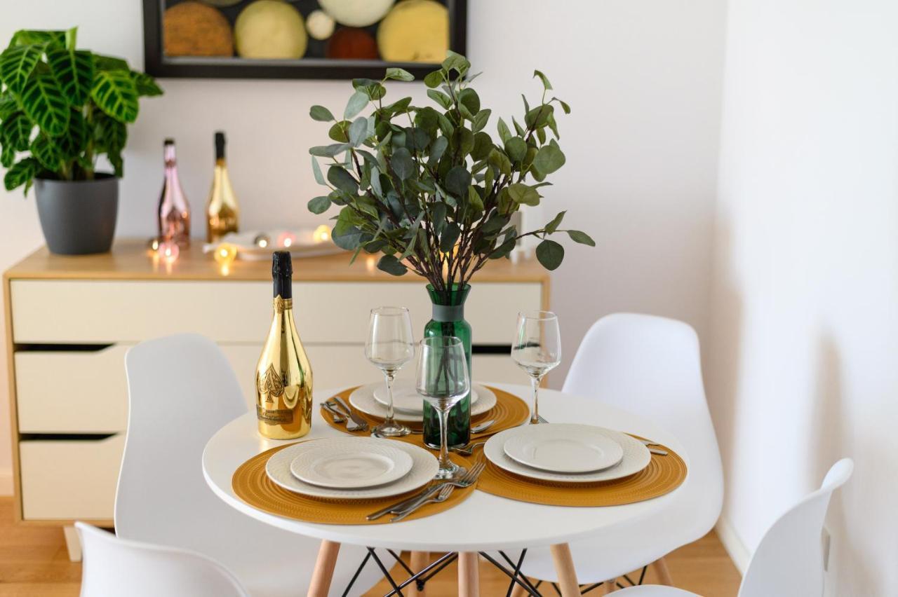 North Artistique - Aviatiei Apartment Bucharest Luaran gambar