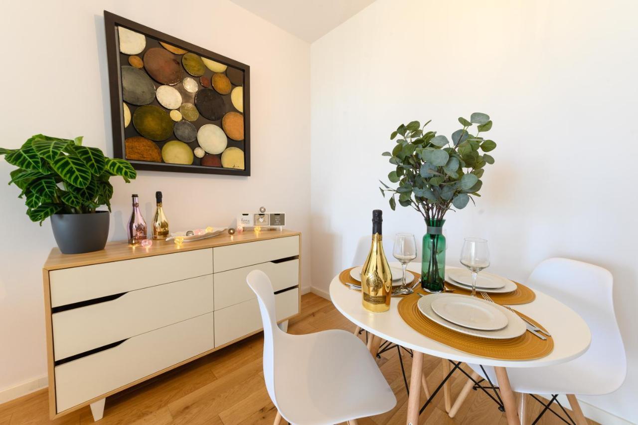 North Artistique - Aviatiei Apartment Bucharest Luaran gambar